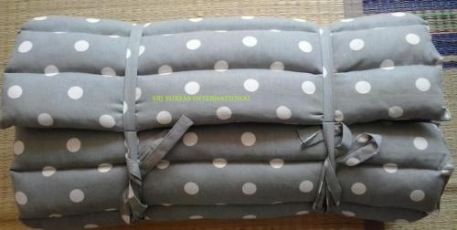 folded beach bed - grey dots